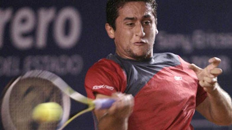 Nicolas Almagro je z močnimi udarci razorožil Davida Nalbandiana.