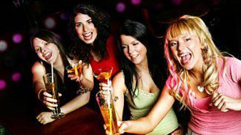 Mešanje pijač je priljubljeno tudi v Sloveniji, kjer pa podobnih opozoril pristo