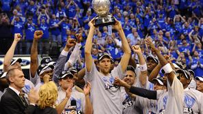 Dirk Nowitzki in njegovi Mavericks so v finalu Zahoda slavili s 4:1 v zmagah in 