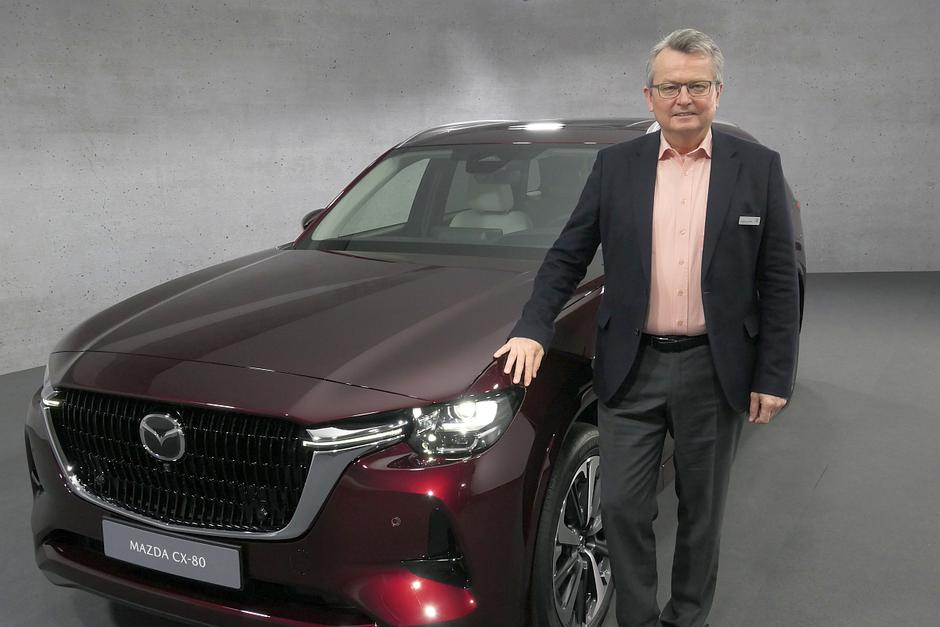 mazda CX--80 tehnični direktor Mazdinega evropskega raziskovalnega središča Christian Schultze | Avtor: Matija_Janežič