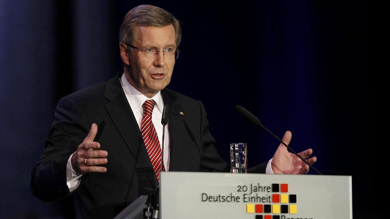 Wulff je povedal, da zase ne zahteva strogega varovanja, saj želi ostati v stiku