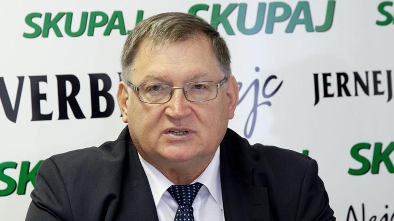 Občina (na fotografiji župan Jernej Verbič) je vsem ponudnikom dolžna zagotoviti