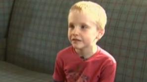 deček Kolorado suspendiran poljub šola