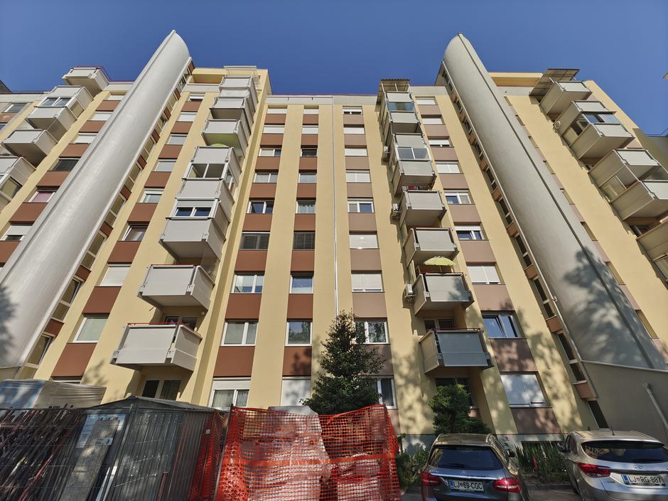 Fasada stopnišče blok | Avtor: D. J.