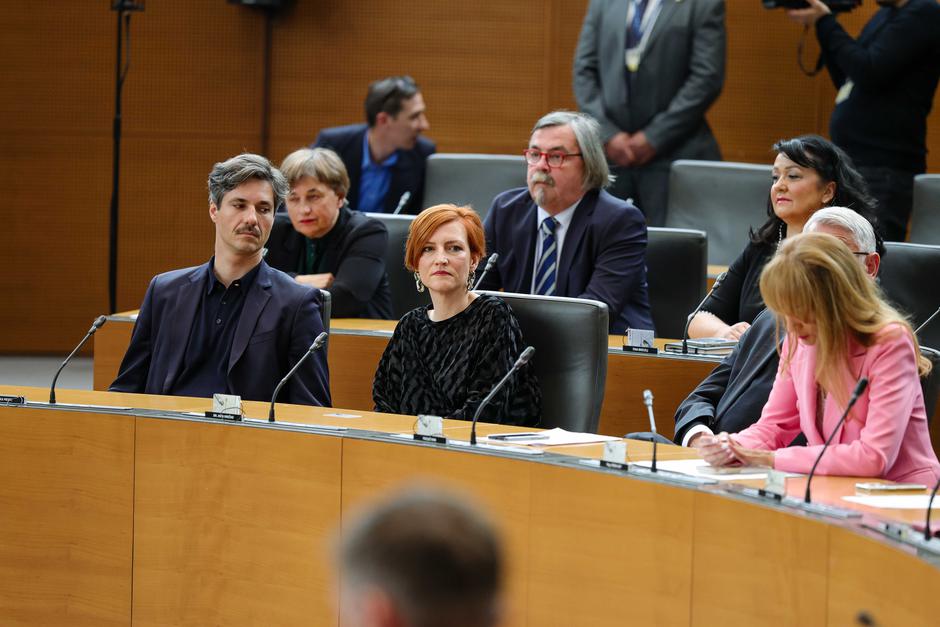 luka mesec, asta vrečko | Avtor: Saša Despot