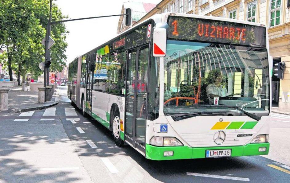 Za zdaj kaže, da bodo morali vsi dijaki in študenti, ki nimajo stalnega prebival