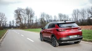 Opel Grandland X Hybrid4