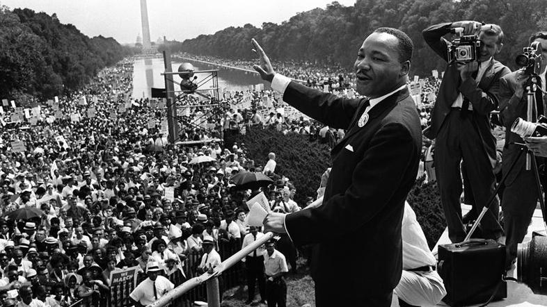 Martin Luther King na zborovanju 28. avgusta 1963, kjer je z Lincolnovega spomen