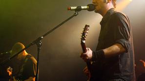 Prvič v Sloveniji se bo, da bo skupina nastopala na morju, na plavajočem odru (F