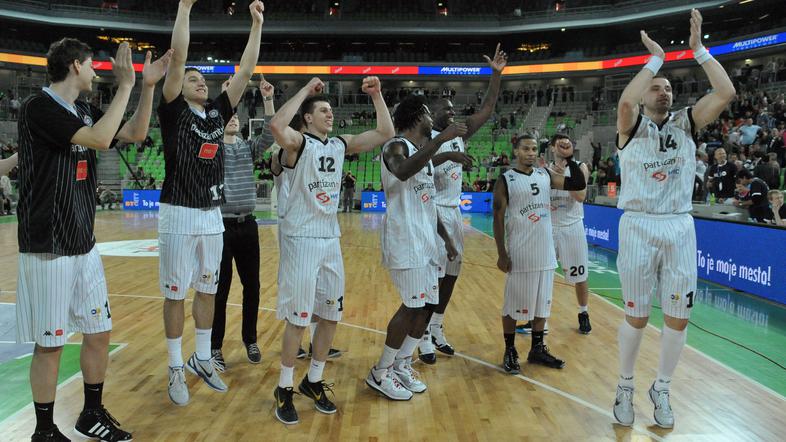 Takole so se uvrstitve v finale razveselili košarkarji Partizana. (Foto: Anže Pe