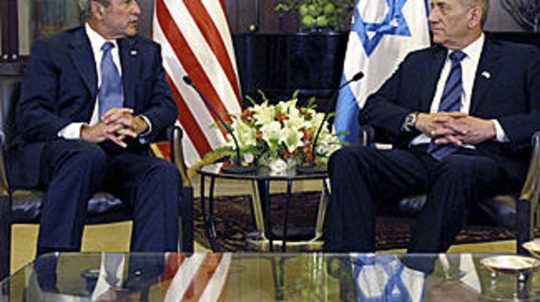 George Bush in Ehud Olmert na srečanju v Jeruzalemu, kjer je ameriški predsednik