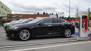 Super polnilnica Tesla