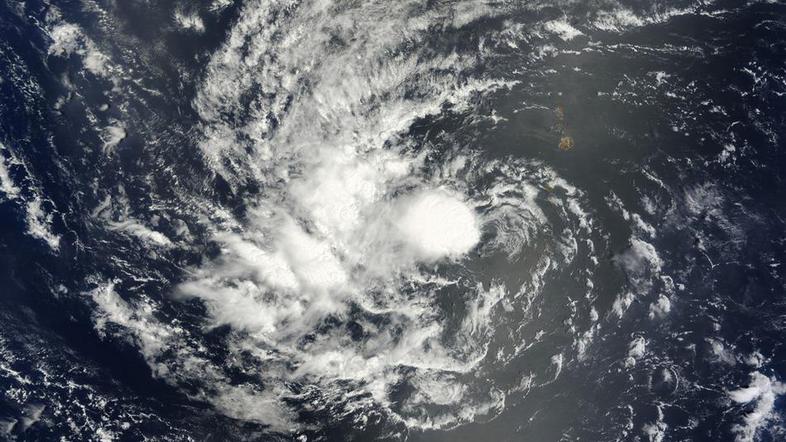 Divjanje Igorja v Atlantiku so ujeli Nasini sateliti. (Foto: Nasa)