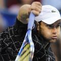 Američan Andy Roddick se je pošteno namučil, da je premagal rojaka Johna Isnerja