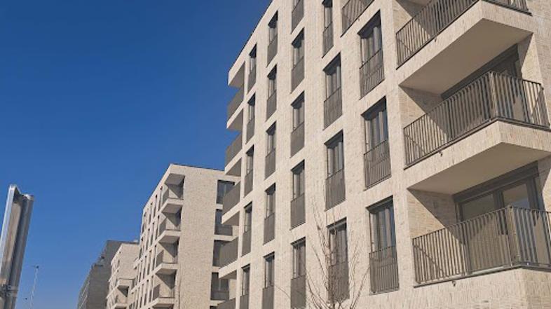 stanovanjska soseska Zvezna ulica najemna stanovanja Mol stanovanjski sklad