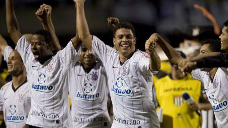 Ronaldo blesti v dresu Corinthiansa.