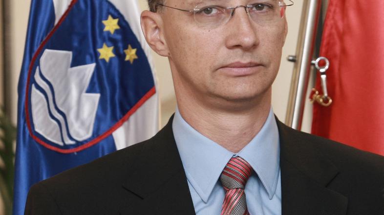 Zakaj so si premislili in ali denarja nimajo zaradi sofinanciranja Stožic, bodo 