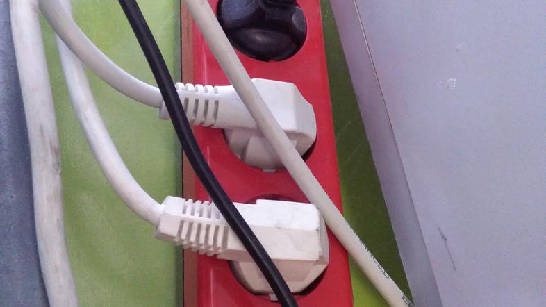 Električna vtičnica, razdelilec