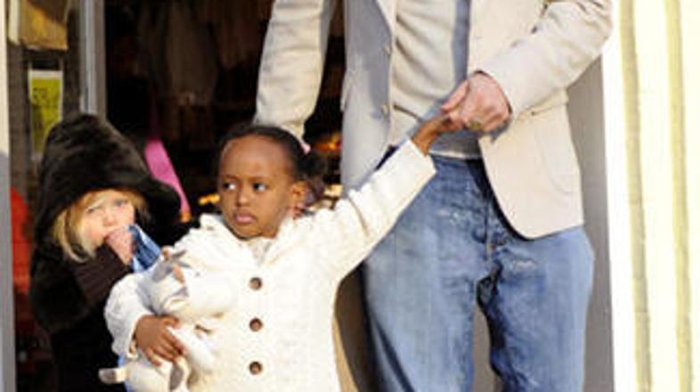 Brad ima dovolj tega, da je z otroki vedno sam.