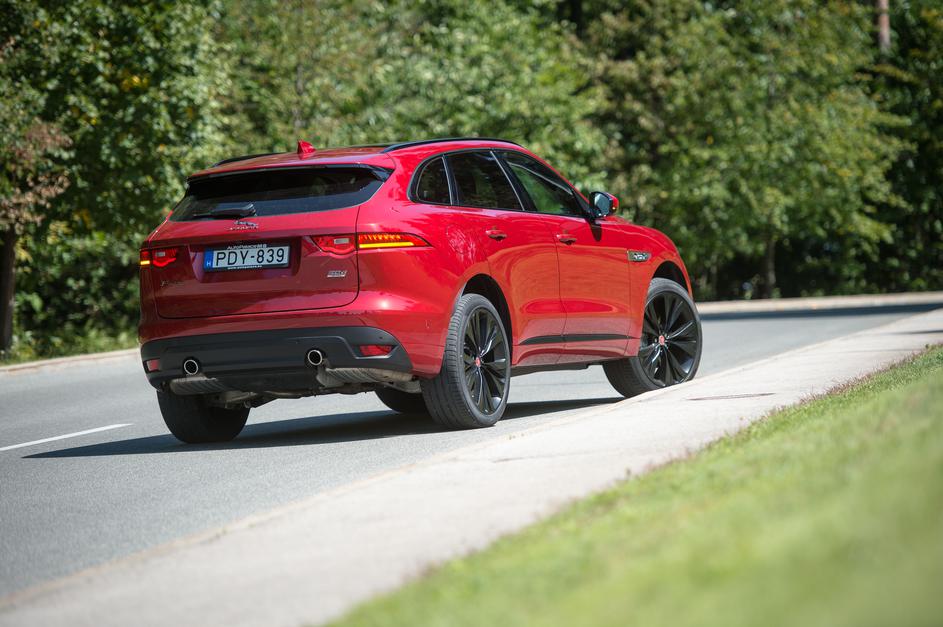 Jaguar F-Pace