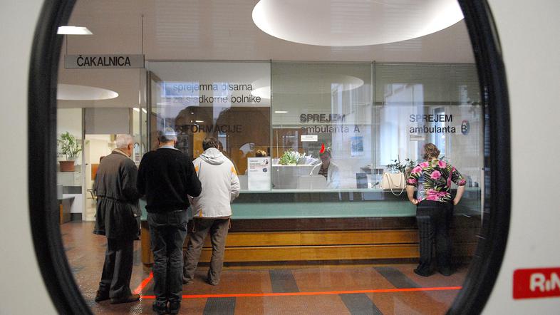 Z novo osebno izkaznico bomo lahko državljani obiskali tudi zdravnika.