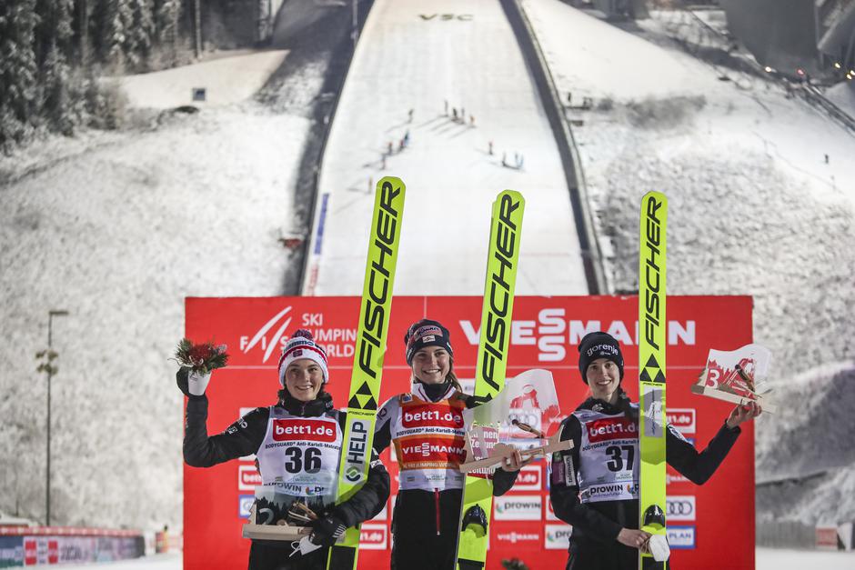 Silje Opseth Marita Kramer Urša Bogataj Klingenthal | Avtor: Epa