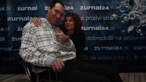 Dejan je bil kot srednješolec perspektiven rokometaš; bil je desni zunanji igral