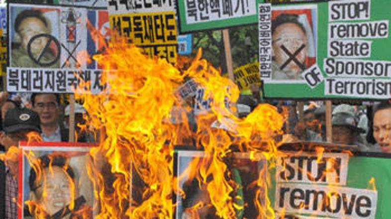 Kim Jong il sprva ni želel predati deklaracije o svojem jedrskem programu, kar j