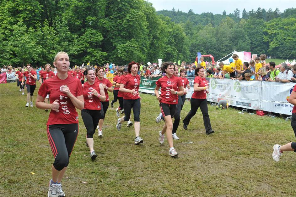 Če želite visokoresolucijsko fotografijo, nam pošljite elektronsko sporočilo na 