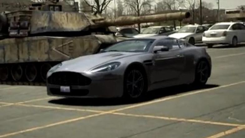 Tank zapelje čez aston martin