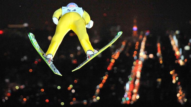 Nočna tekma in pogled proti Saporu. Kofler (na sliki) je v igri za zmago. (Foto: