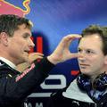 Izmenjava mnenj med Davidom COulthardom in vodjo ekipe Red Bulla Christianom Hor