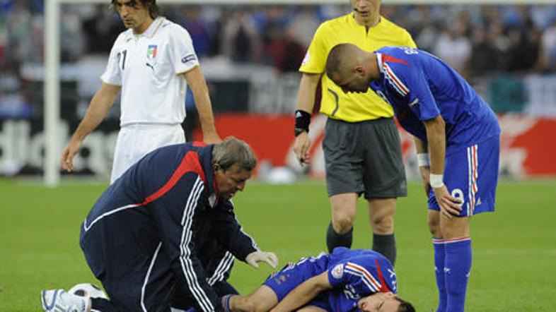 Franck Ribery si je na tekmi proti Italiji hudo poškodoval gleženj.