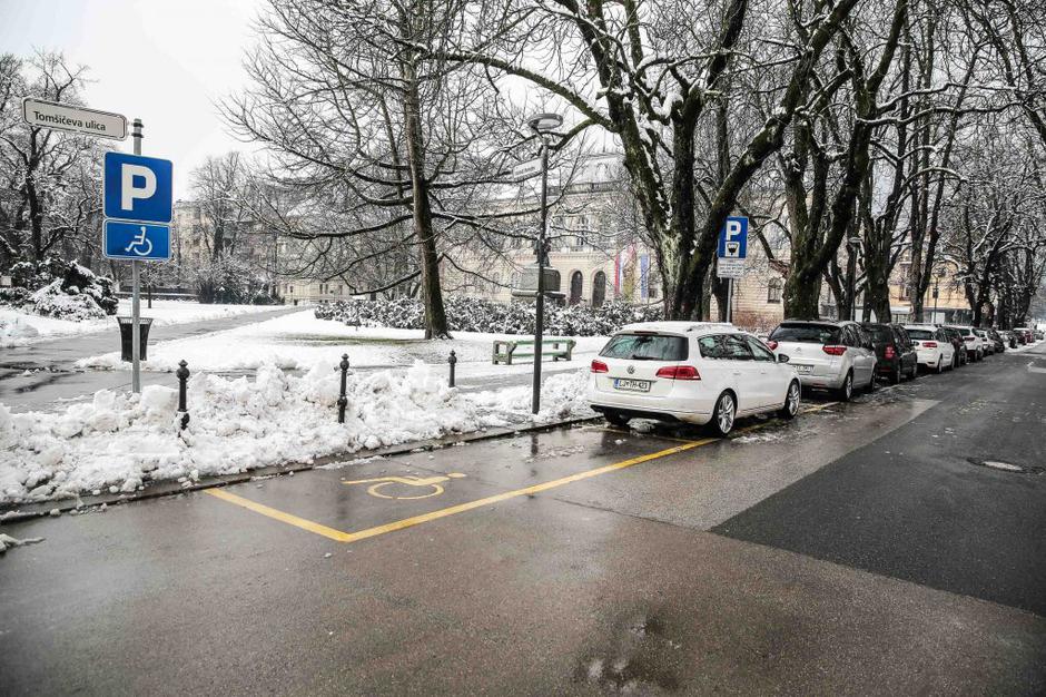 parkirišče | Avtor: Saša Despot