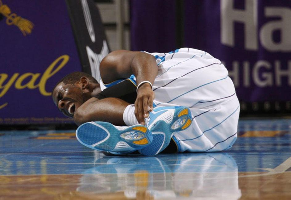 Chris Paul v bolečinah, potem ko je nerodno pristal in si poškodoval gleženj. V 