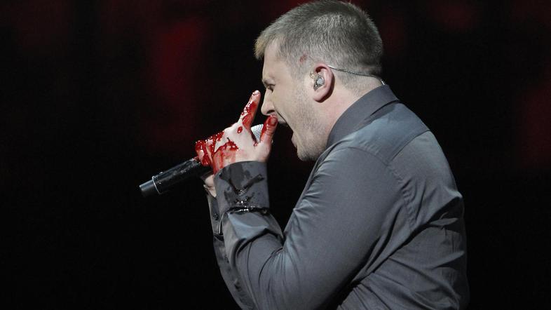 S svojim nastopom na podelitvi britanskih glasbenih nagrad je navdušil občinstvo