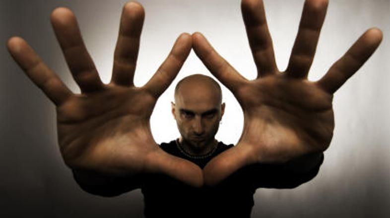 V sodobnem delu avtorjev Kaplana in Sadocka piše, da je hipnoza danes sodobna te