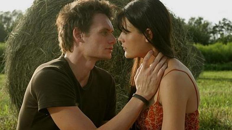 Poetični, romantični in melanholični film o malih ljudeh je pri slovenskih gleda