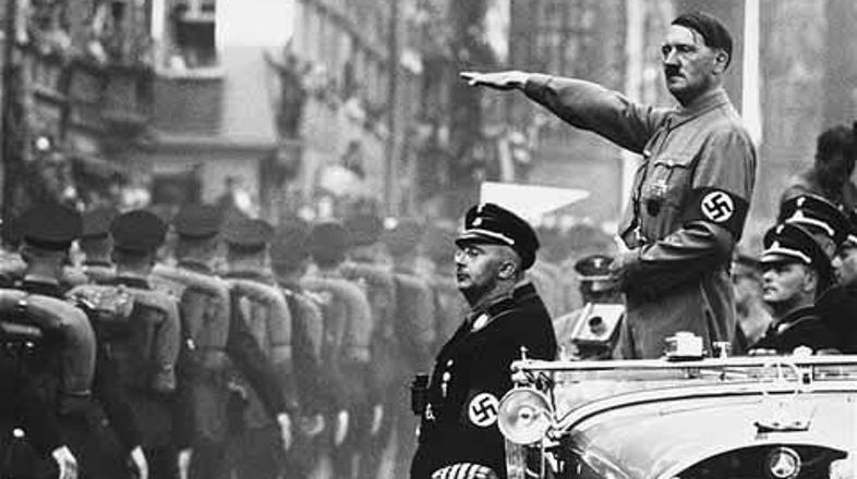 Egner je bil med letoma 1941 in 1943 član elitne nacistične enote SS. (Na fotogr