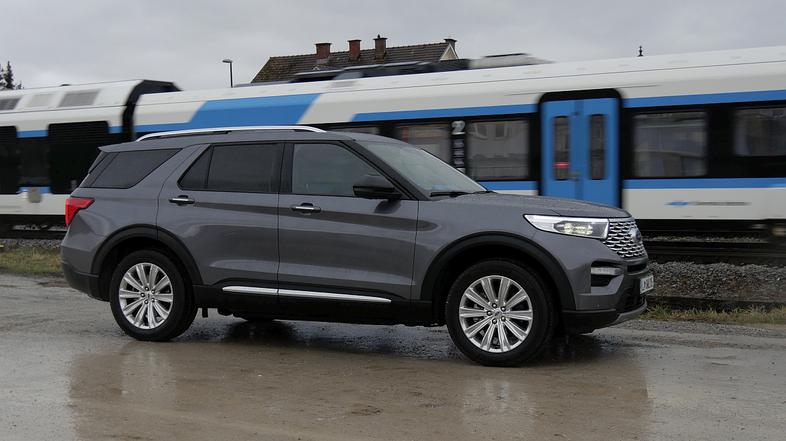 ford explorer