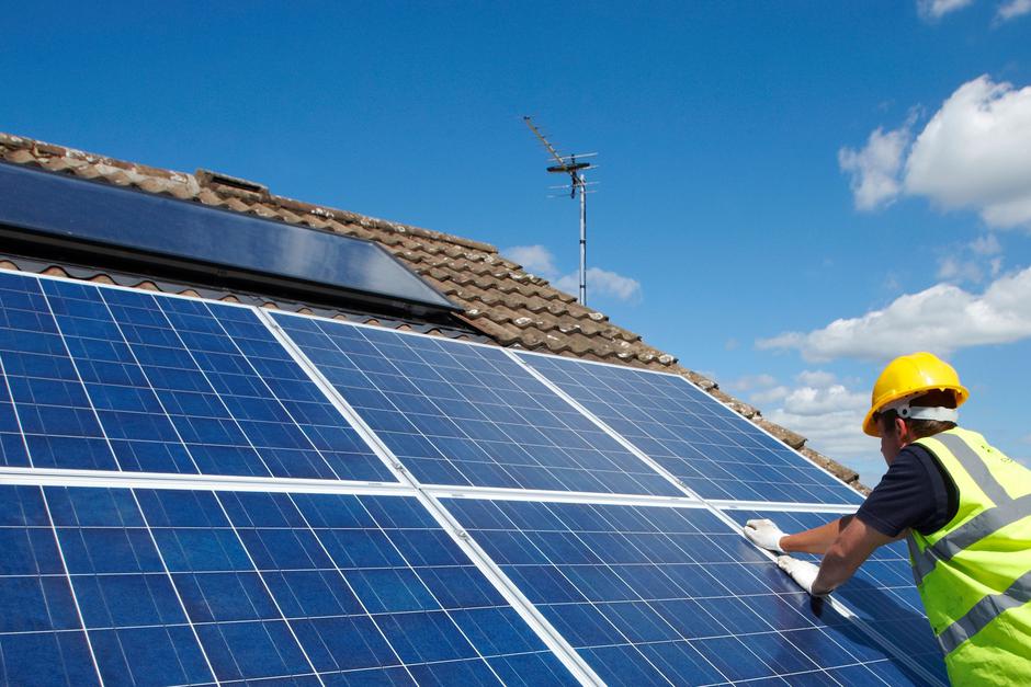 Sončna elektrarna na hiši | Avtor: Profimedia