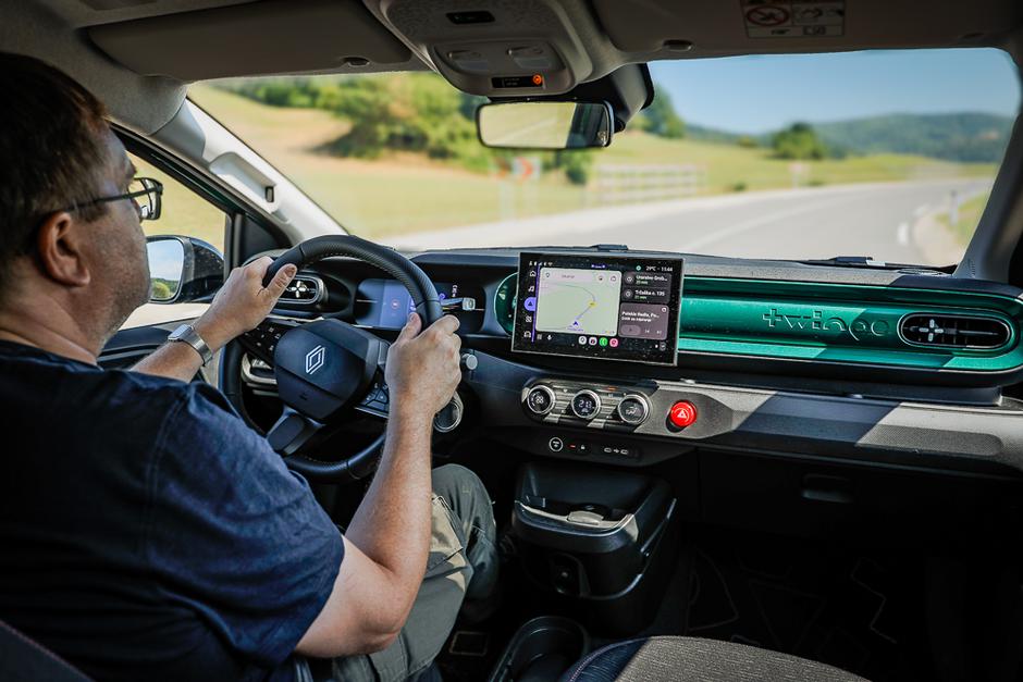 Predstavitev Renault twingo, R4 in R5 | Avtor: Saša Despot