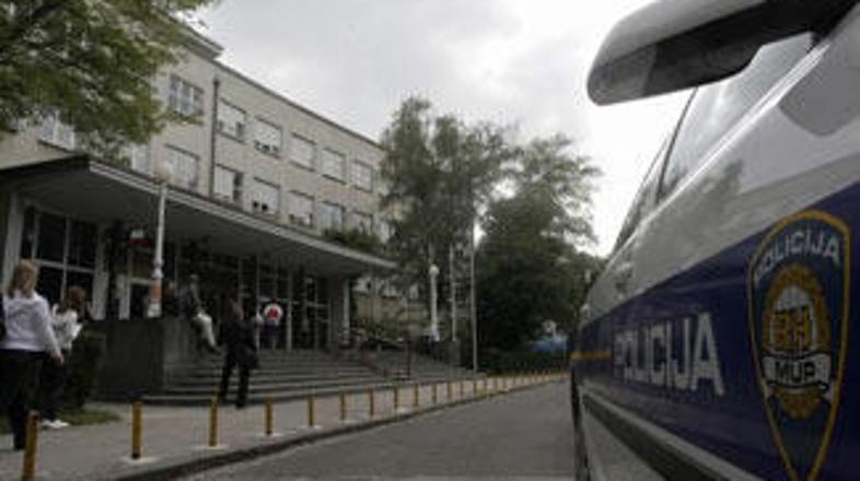 V središču preiskave je predvsem prometna fakulteta v Zagrebu, kjer naj bi bilo 