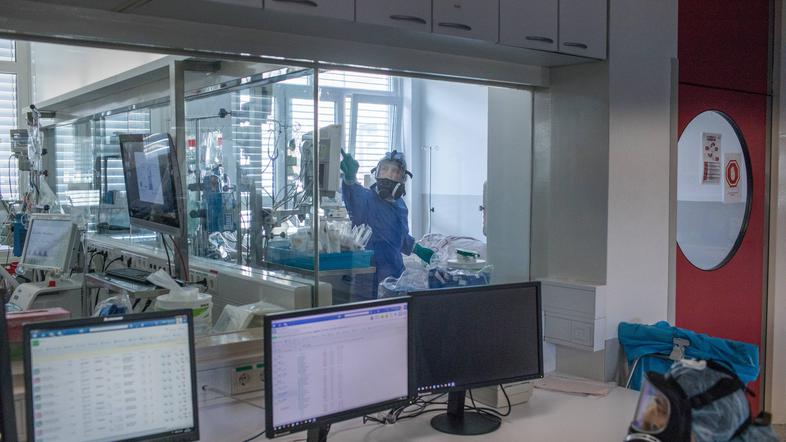 Covid-19, UKC Ljubljana