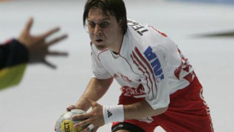 Hrvaški reprezentant Ivan Čupić si je zaradi poročnega prstana odtrgal del prsta