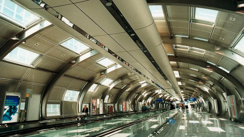 Število potnikov na frankfurtskem letališču se zvišuje.