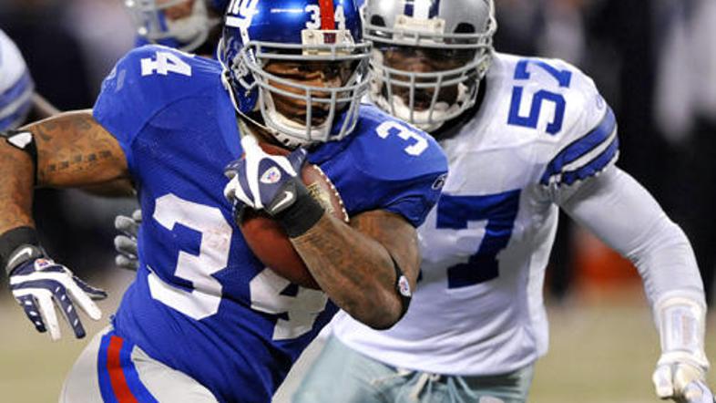 V divizijskem dvoboju so Giantsi nadigrali Cowboyse in imajo dve zmagi več.