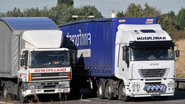 Prehitevanje tovornjakov