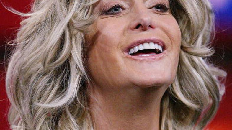 Na Farrah so pozabili. 