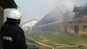 požar, poslopje, gasilci